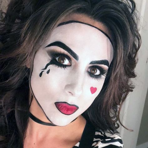 Mime Face, Clown Costume Women, Mime Makeup, Clown Halloween Costumes, Creepy Halloween Makeup, Cute Clown, Circus Costume, Pantomime, Clown Costume