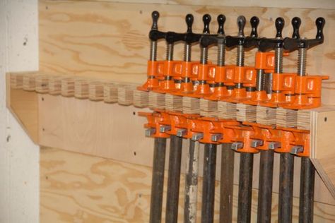 Pipe Clamp Rack Clamp Storage Rack Diy, Bar Clamp Storage Ideas, Bar Clamp Storage, Pipe Clamp Storage, Clamps Storage, Clamp Storage Rack, Clamp Rack Woodworking, Clamp Rack, Clamp Storage