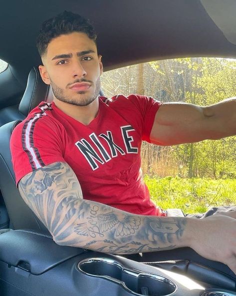 Finest Beau on Instagram: “Let’s drive somewhere 😏 My personal @realegil My personal @realegil ➖➖➖➖➖➖➖➖➖➖➖➖ 📸 All rights and credits are reserved to the respective…” Hot Mexican Men, Spanish Men, Latin Men, Mexican Men, Handsome Arab Men, Dark Skin Men, The Passenger, Arab Men, Passenger Seat