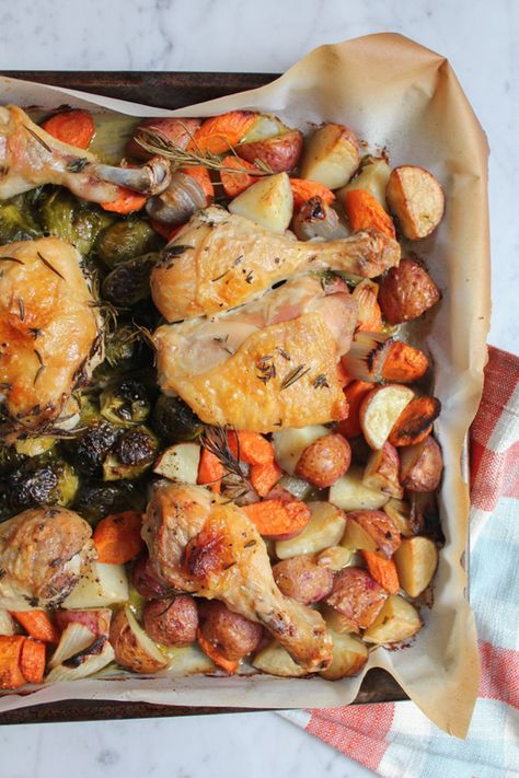 One Pan Roasted Chicken with Root Vegetables fresh out of the oven! Hip Foodie Mom, Chicken With Root Vegetables, Pan Roasted Chicken, Pan Roast, Delicious Chicken Dinners, Potatoes Onions, Vegetable Recipe, Root Veggies, Dinner Chicken