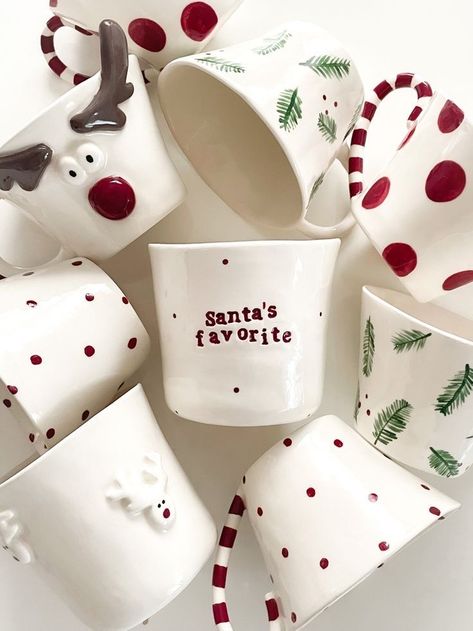 Christmas Mugs Painted, Holiday Pottery Painting Ideas, Christmas Pottery Painting Ideas Ceramics, Ceramics Ideas Pottery Christmas, Christmas Mug Pottery, Pottery Christmas Mugs, Xmas Ceramic Ideas, Pottery Painting Christmas Ideas, Color Me Mine Christmas Ideas