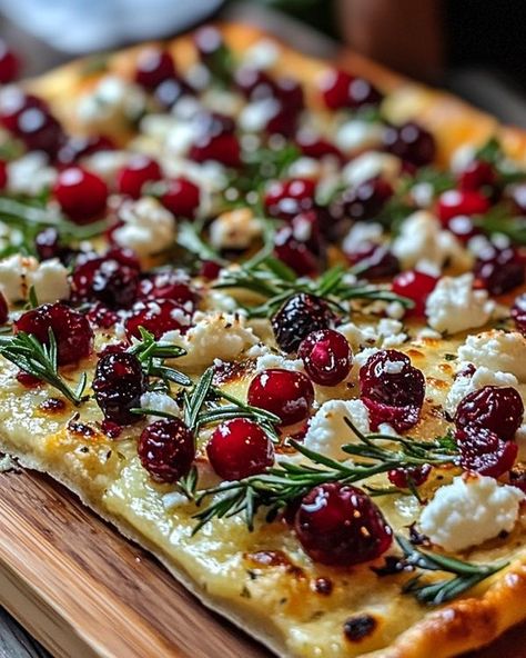 Alanarecipes Goat Cheese Flatbread, Cranberry Goat Cheese, Goats Cheese Flatbread, Balsamic Glaze Recipes, Bread Roast, Goat Cheese Appetizer, Creamy Goat Cheese, Goat Cheese Tart, Cheese Flatbread