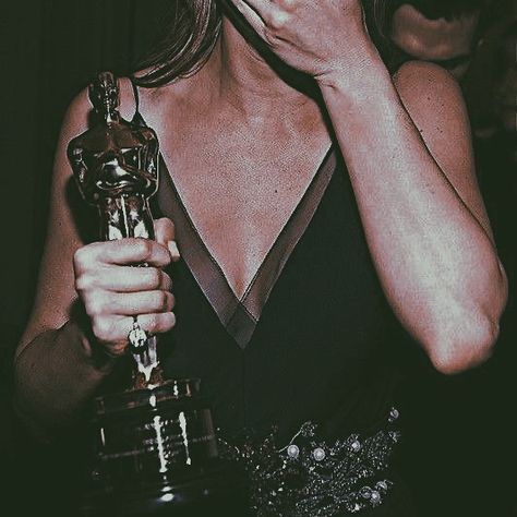 Getting Award Aesthetic, The Arts Aesthetic, Famous Aesthetic Actress, Divorcee Aesthetic, Fame Dr Aesthetic Actor, Moviestar Aesthetic, Oscar Aesthetic, Fame Dr Aesthetic, Actress Aesthetic Life