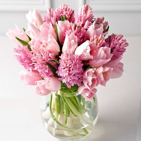 Hyacinth Bouquet, Flower Aesthetics, Spring Flower Arrangements, Flower Decorations Diy, Beautiful Flower Arrangements, Deco Floral, Spring Flower, Beautiful Bouquet, Beautiful Blooms