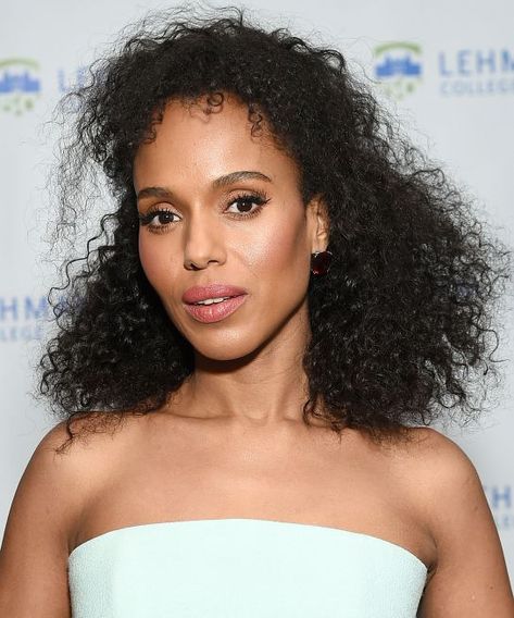 Celebrities that rock natural hair. #NaturalHair #Curls #Hair #Hairstyle #KerryWashington #Beauty Thick Short Hair Cuts, Lehman College, Curly Hair Celebrities, Natural Hair Styles Ideas, Naturally Curly Hairstyles, Mom Makeover, Black Hairstyles For Women, Oblong Face Hairstyles, Black Womens Fashion