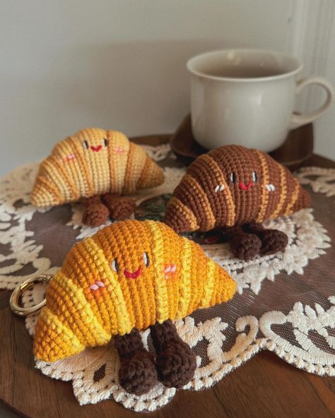 🥐 ​🇬​​🇴​​🇴​​🇩​ ​🇲​​🇴​​🇷​​🇳​​🇮​​🇳​​🇬​🌞 What’s on your breakfast table today? I‘m starting my day with a freshly crocheted croissant and a hot cup of coffee. ☕🧶 ✨ We’re sharing the free pattern for this adorable croissant on our page—perfect for beginners and seasoned crocheters alike. Check it out and elevate your crochet collection! 👉 Don’t forget to follow us for more charming patterns, and share this delight with your friends. More cute creations are on the way! 💬 Tell me, what’s your ... Crochet Breakfast, Hot Cup Of Coffee, Crochet Collection, Your Crochet, Breakfast Table, My Day, Cup Of Coffee, Tell Me, Free Crochet Pattern