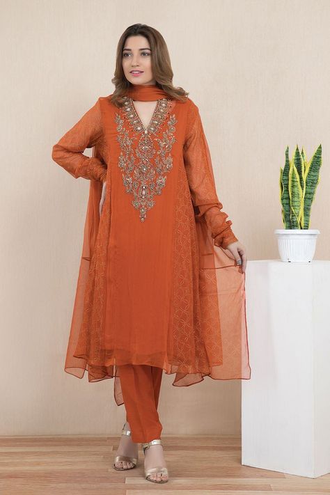 Rust Suit Wedding, Salwar Suit Designs Latest, Rust Suit, Handwork Design, Western Dresses For Girl, Party Wear Salwar, Indian Kurti Designs, Salwar Suit Designs, Bandhani Dress