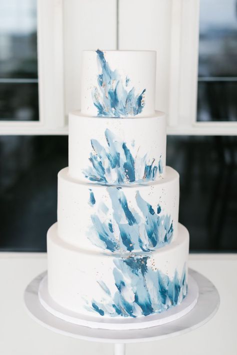 Wedding Cake Designs Blue, Dream Wedding Cake, Wedding Cakes Blue, Blue Cakes, Simple Wedding Cake, White Wedding Cake, Elegant Wedding Cakes, Cake Inspo, Wedding Cake Inspiration