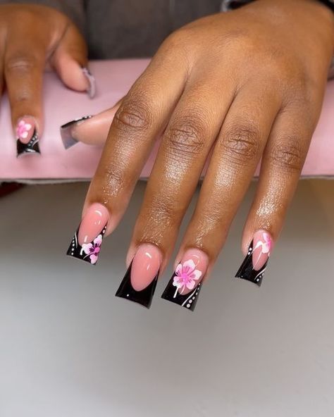 Flower On Acrylic Nails, Brown And Pink Duck Nails, Tropical Duck Nails, Duck Nail Designs Y2k Short, Cute Duck Nails Designs, Duck Nails Simple, Fall Duck Nails, Short Duck Nails Design, Short Design Nails