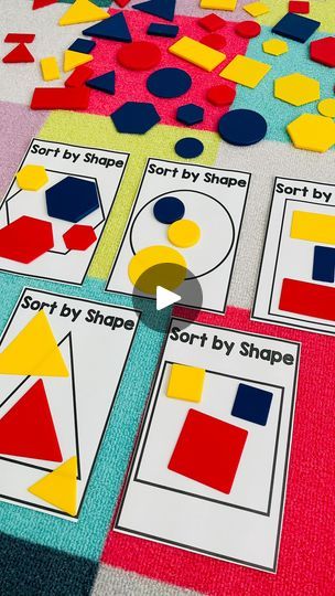 Comparing Shapes Kindergarten, Fall Shapes Preschool, Shapes Sorting Activity, Size Sorting Activities For Preschool, Kindergarten Sorting Activities, Shape Sorting Activities, Math Sort, Shapes Kindergarten, Prek Teacher