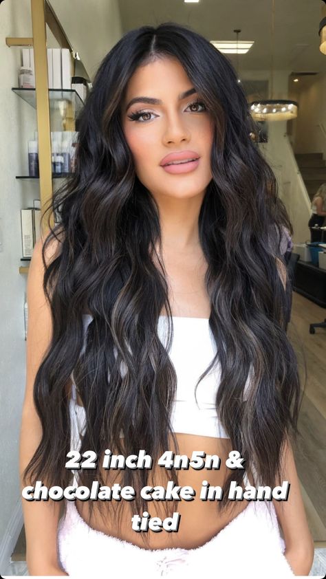 Cool Black Hair, Long Hair Highlights, Rambut Brunette, Dark Brunette Hair, Hair With Highlights, Highlights Blonde, Black Hair With Highlights, Dye Ideas, Long Dark Hair