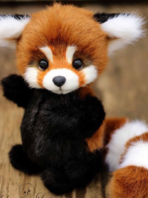 Red panda cub Animal Costumes Diy, Red Panda Cute, Red Pandas, Costumes Diy, Animal Costumes, Needle Felting Projects, Cute Teddy Bears, Red Panda, Diy Costumes