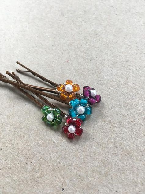 Bobby Pins, Beaded Flower Bobby Pins Handmade Hairpin, Beaded Hair Clips, Beaded Hair Pins, Bead Hair Accessories, Bleu Violet, Seed Beading, Hair Beads, Diy Hair Accessories, Wire Crafts