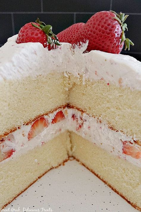 Strawberry Shortcake With Vanilla Pudding, Strawberry Shortcake Layer Cake, Strawberry Whipped Cream Cake, Strawberry Banana Cakes, Strawberry Shortcake Birthday Cake, Homemade White Cakes, Strawberry Layer Cakes, Strawberry Cake Filling, Homemade Strawberry Shortcake