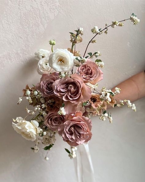 Bridal Bouquet November, Muted Bridal Bouquet, Blush And Mauve Wedding, Mauve Bridal Shower Ideas, Muted Wedding Flowers, Mauve Wedding Bouquet, Mauve Bridesmaid Bouquet, Sage And Mauve Wedding Flowers, Dusty Rose Florals