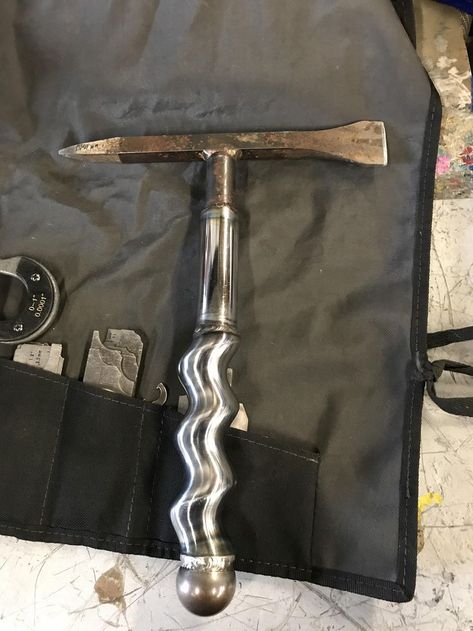 Chipping Hammer, Welding Works, Cool Welding Projects, Welding Gear, Welding Shop, Blacksmith Tools, Welding Art Projects, Welding And Fabrication, Metal Working Projects