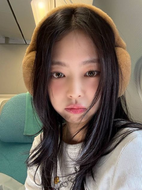 Jennie Selfie Icon, Jennie Selca Icon, Jennie Icons Cute, Jennie 2024, Jennie Selfie, Jennie And Rose, Kpop Selfie, Jennie Lockscreen, Jennie Photoshoot