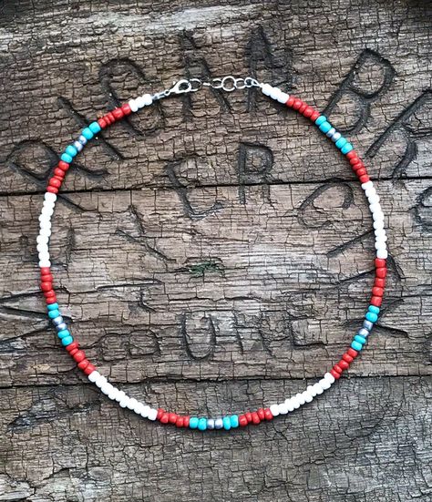 Glass E Beads Bracelet, Western Beaded Bracelet, Christmas Seed Bead Bracelets, Western Seed Bead Necklace, Beaded Choker Ideas, Country Bracelets, Sead Bead Necklace, Ag Projects, Pony Bead Jewelry