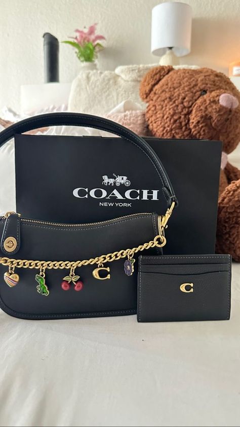 Styling Coach Bag, Bags Inspo Aesthetic, Coach Bag Accessories, Coach Aesthetic Bag, Coach Bag With Cherry Charm, Coach Bags With Charms, Couch Bags Coach Handbags, Coach Bag With Charms, Coach Astetic