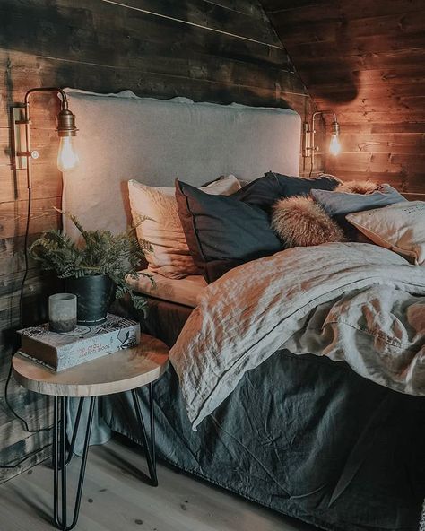 Cabin Bedroom Aesthetic, Home Ideas Kitchen, Lodge Bedroom, Home Drawing, Drawing Home, Cabin Bedroom, Small Home Offices, Home Bathroom, Creative Home Decor