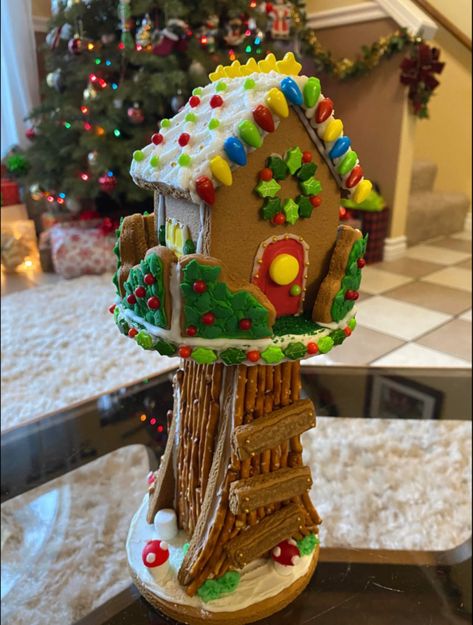 Gingerbread Treehouse Ideas, Gingerbread Tree House, Gingerbread Treehouse, Creative Gingerbread House, Gingerbread Unit, Gingerbread House Designs, Gingerbread House Decorations, Christmas Gingerbread House, Christmas Sweets