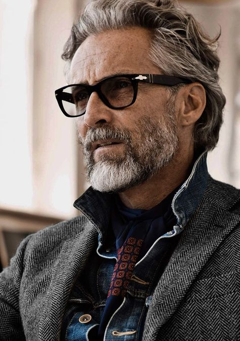 Men's Cuts, Older Mens Hairstyles, Older Mens Fashion, Grey Hair Men, Men Hairstyle, Handsome Older Men, Older Man, Silver Foxes, Mens Hair