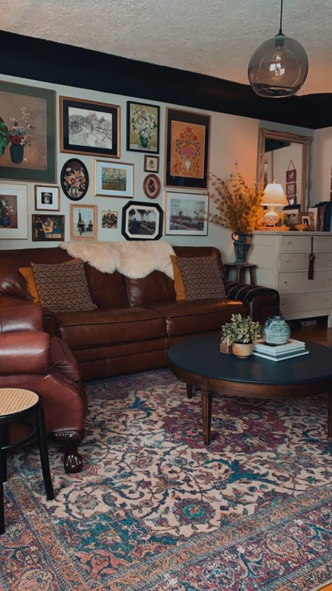 Living Room Dark Brown Couch, Dark Brown Couch Living Room Ideas, Brown Couch Ideas, Light Academia Living Room, Cozy Vintage Living Room, Rental Upgrades, Vibey Rooms, Dark Brown Couch Living Room, Dark Brown Couch