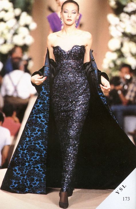 Ysl Dress, Outrageous Fashion, Fashion 1950, Yves Saint Laurent Paris, Yves Saint Laurent Couture, Glamorous Evening Dresses, Ysl Saint Laurent, Couture Style, French Fashion Designers