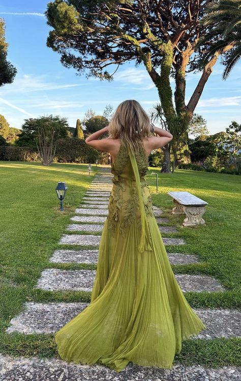 Sofia Richie Wedding, Elliot Grainge, Donna Karan Dress, Masquerade Ball Gown, Wedding Guest Style, Sister Outfits, Green Gown, Sofia Richie, Nicole Richie