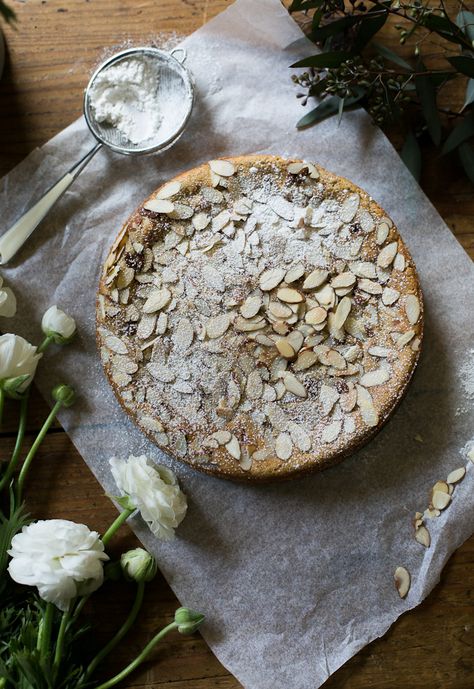 Get this easy recipe for Italian almond ricotta cake. Almond Ricotta Cake, Apple And Almond Cake, The Clever Carrot, Clever Carrot, Almond Ricotta, Lemon Ricotta Cake, Almond Cake Recipe, Ricotta Cake, Almond Croissant