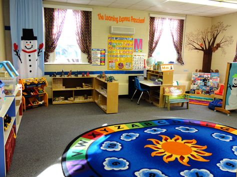 Toddler Classroom Set Up, Toddler Daycare Rooms, Preschool Set Up, Preschool Classroom Setup, Daycare Setup, Home Daycare Ideas, Learning Centers Preschool, Daycare Rooms, Learning Express