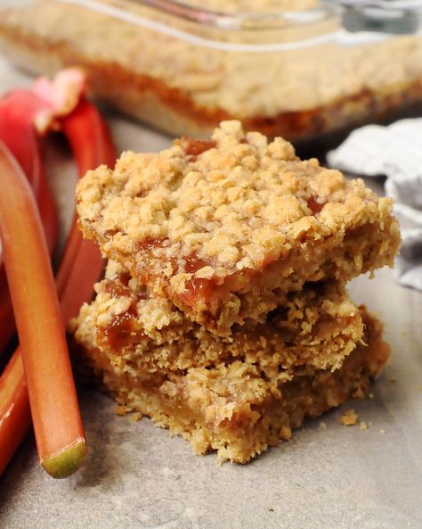 Whole Grain Rhubarb Oatmeal Bars - Alison's Allspice Rhubarb Oatmeal Bars, Rhubarb Oatmeal, Blackened Fish Tacos, Cabbage Rice, Asparagus Beans, Caramel Bars, Ginger Sauce, Oatmeal Bars, Pastry Flour