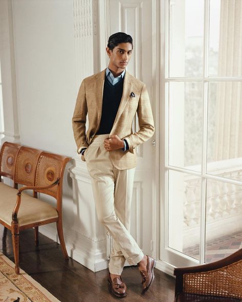 Polo Ralph Lauren on Instagram: “Crafted from lightweight linen twill and detailed with notch lapels, our Herringbone Suit Jacket reflects timeless #PoloRalphLauren…” Herringbone Suit, European Men, Polo Suits, Corporate Portrait, European Summer Outfits, Glen Plaid, I Understand, Designer Clothes For Men, Stylish Fashion