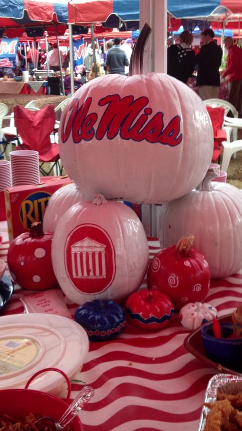 Tailgating Ole Miss.   Best decoration #rebelsbankplus Uga Tailgate, Georgia Tailgate, Tailgating Setup, Ole Miss Tailgating, Tailgate Decorations, Ole Miss Football, Hotty Toddy, Ole Miss Rebels, Ole Miss