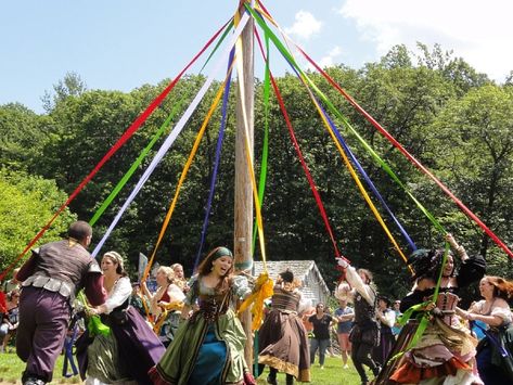 Beltane - Traditions and Celebrating - Decorating Tips for Your Beltane Festival and Feasting Table - WhiteMagickAlchemyBlog Beltane Traditions, Beltane Festival, Feasting Table, Medieval Fair, Medieval Party, Medieval Festival, Celtic Gods, Green Witchcraft, Beltane