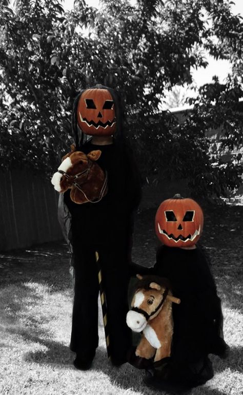 Easy Halloween DIY // Headless Horseman Costume Diy Headless Horseman, Headless Horseman Halloween Costume, Headless Horseman Costume, Pumpkin Photoshoot, Head Photoshoot, Easy Diy Halloween Costumes, Horse Halloween Costumes, Best Diy Halloween Costumes, Halloween Costumes Scarecrow