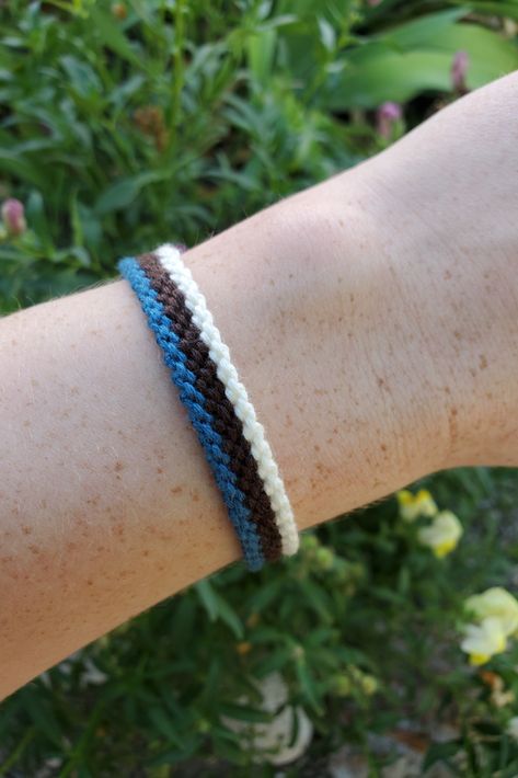 Yarn Bracelets, Cotton Bracelet, Bracelet Keychains, Winter Beach, Thick Thread, Crochet Shop, Thread Bracelets, Cotton Embroidery, Minimalist Bracelet