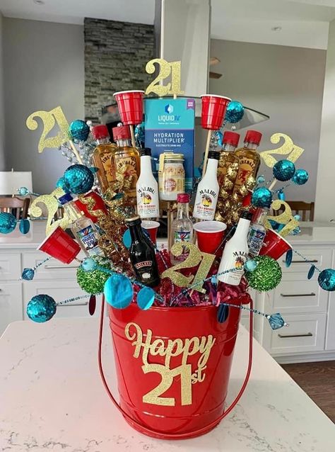 21st Birthday Bouquet, 21st Birthday Gifts For Guys, 21st Birthday Gift Baskets, 21st Birthday Gifts For Boyfriend, Diy 21st Birthday Gifts, Candy Birthday Cards, 21st Birthday Basket, 21st Birthday Boy, 21st Birthday Diy