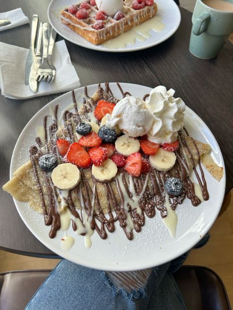 Sweden. Stockholm. Crepes. Swedish breakfast. Berries. Food inspo. Sweden eats Swedish Breakfast, Sweden Food, Stockholm Food, Swedish Pancakes, Swedish Food, Swedish Recipes, Food Inspo, Stockholm Fashion, Stockholm Sweden