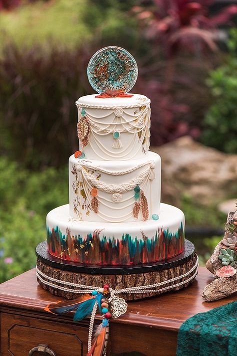 Bright Teal & Rusty Orange Macramé Filled Bohemian Wedding Inspiration - Boho Wedding Blog Serape Cake Ideas, Indigenous Wedding Cake, Native Wedding Cake, Pocahontas Wedding Theme, Aztec Wedding Theme, Native American Wedding Cake, Teal And Orange Wedding Cake, Bohemian Cake Ideas, Western Wedding Cake Ideas