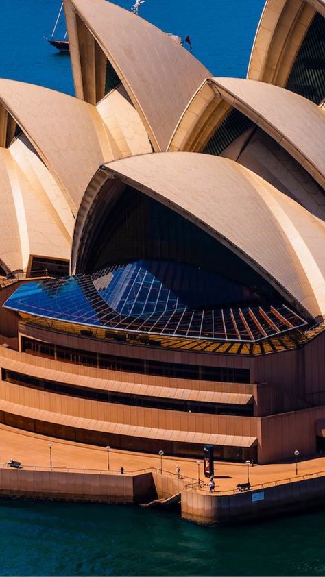 Sidney Opera, Concept Models Architecture, Canberra Australia, Skyscraper Architecture, New South Wales Australia, Landscape Architecture Design, Unique Buildings, Unique Architecture, Famous Places