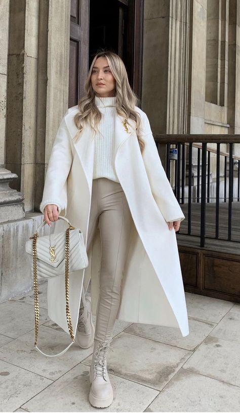 Freya Killin, Warm Fall Outfits, Long Coat Outfit, Fall Outerwear, Coat Outfit, Lady Boss, Fall Dress, White Coat, Winter Outfits For Work