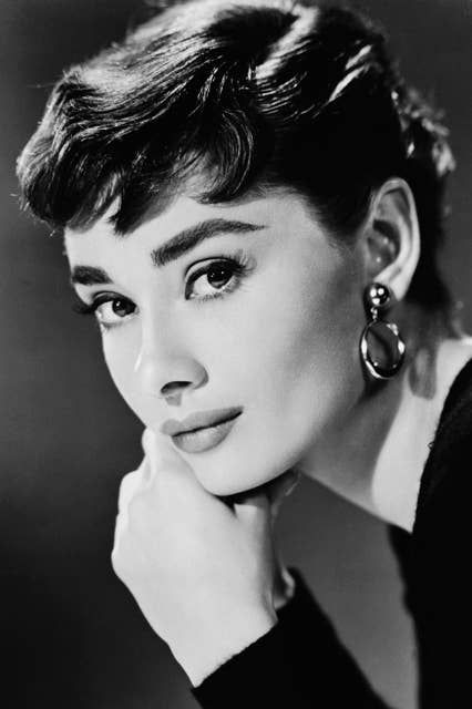 White Photo, Audrey Hepburn, Short Hair, A Woman, Black And White, Hair, White, Black