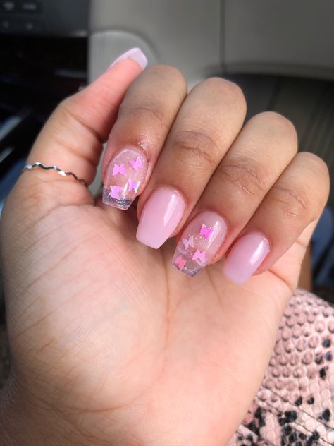 Pink Glitter Butterfly Nails, Butterfly Nails Pink, Butterfly Acrylic Nails, Pink Butterfly Nails, Jersey Nails, Violet Nails, Short Almond Nails, Butterfly Nails, Short Square Acrylic Nails