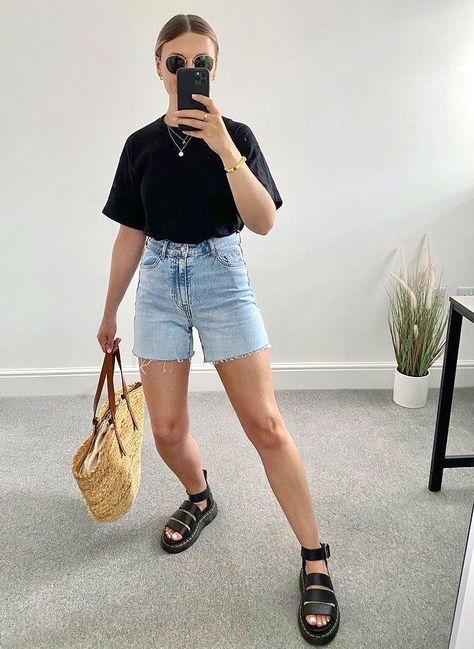 Huaraches Outfit Sandals, Outfit Con Huaraches, Black Sandals Outfit Summer Styles, Dr Martin Sandals Outfit, Black Sandals Outfit Summer, Dr Martin Sandals, Blair Sandals, Sandles Outfit, Boat Outfits