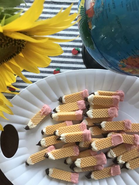 Back To School Treats For Parents, Back To School Edible Treats, Back To School Teacher Snack Bar, Back To School Dinner Party, Back To School Dinner Theme, Pencil Cookies, Beginning Of School Year, Silky Pudding, Back To School Dinner