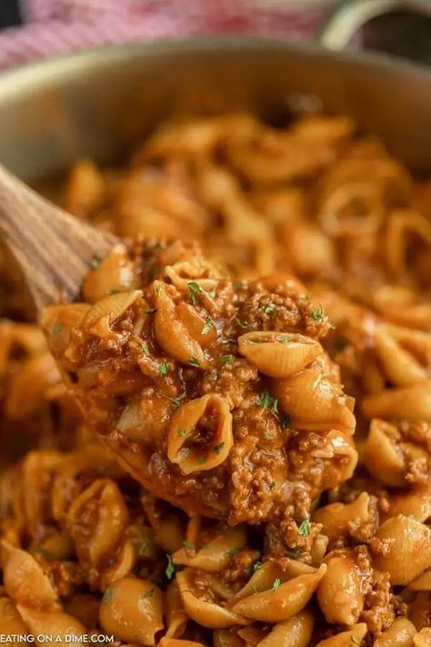 Beef taco pasta skillet recipe (& VIDEO!) - Easy Taco pasta skillet Taco Pasta Skillet, Beef Taco Pasta, Leftover Taco Meat Recipes, Cube Steak And Gravy, Taco Pasta Recipes, Leftover Taco Meat, Easy Skillet Dinner, Pasta Skillet, Eating On A Dime