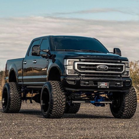 Ford Super Duty Trucks, Big Ford Trucks, Country Trucks, Trucks Lifted Diesel, Super Duty Trucks, Lifted Ford, Classic Ford Trucks, Lifted Chevy Trucks, Jacked Up Trucks