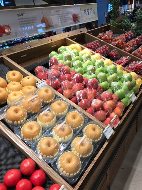 Korean Supermarket Aesthetic, Korean Supermarket, Korean Fruit, Asian Supermarket, Korean Grocery, Fruit Aesthetic, Asian Pear, Star Boy, Japanese Snacks