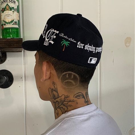 59fifty Outfit, Takuache Outfits Guys, Graphic Hats, Custom Fitted Hats, Swag Hats, Apparel Design Inspiration, Shaved Hair Designs, Dope Hats, Hat Aesthetic